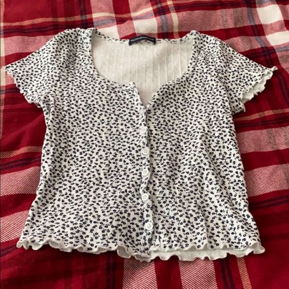 Brandy Melville button up zelly top